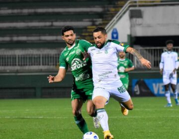 Gols no fim mantêm Chapecoense e América-MG em baixa no Brasileiro