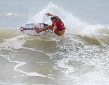 Inspirados por Ítalo, surfistas mirins sonham com medalha olímpica