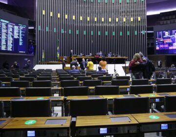 Câmara aprova texto-base do projeto de privatização dos Correios