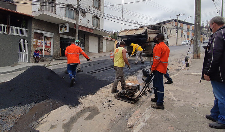 Empav realiza serviços de recomposição asfáltica no bairro Jardim de Alá