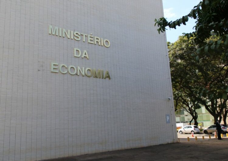 Ministério estuda prorrogar por um ano benefício a exportadores