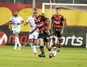 Botafogo empata com Vitória e segue vice-líder da Série B