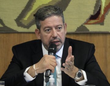 Presidente da Câmara diz que pautará PL que muda cobrança do ICMS