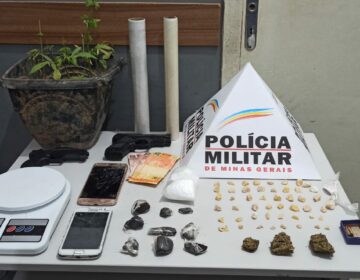 Polícia Militar prende autor e apreende materiais relacionados ao tráfico de drogas no bairro São Benedito