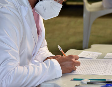 Secretaria de Saúde amplia 3ª dose de reforço dos trabalhadores da saúde