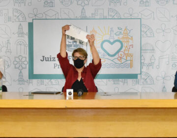 Prefeita assina revogação do artigo 9º