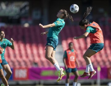 Com seleção feminina completa, Pia comanda 1º treino na Austrália