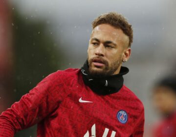 Neymar ainda vai jogar futebol por muitos anos, diz técnico do PSG