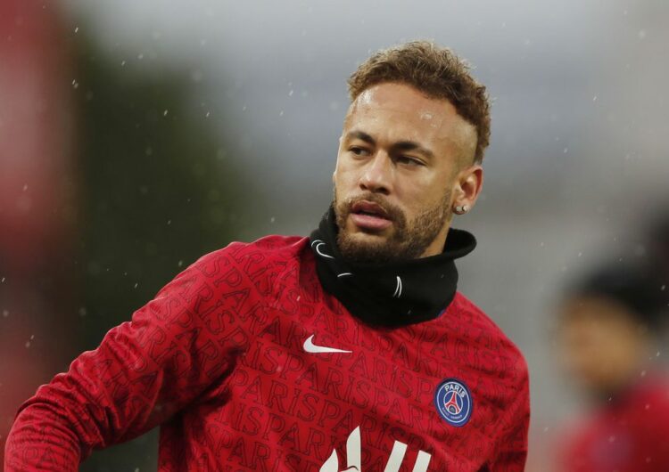 Neymar ainda vai jogar futebol por muitos anos, diz técnico do PSG