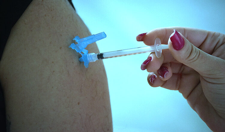 48 locais realizam a vacinação contra Covid-19 nesta terça-feira, 16