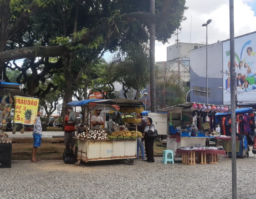 Comerciantes populares ocupam novo espaço na Praça do Riachuelo