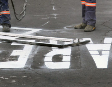 SMU realiza serviços de sinalização em torno do viaduto