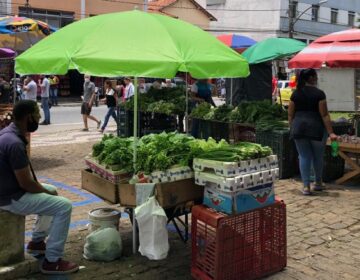 PJF garante barracas para comerciantes e promove eventos na Praça do Riachuelo