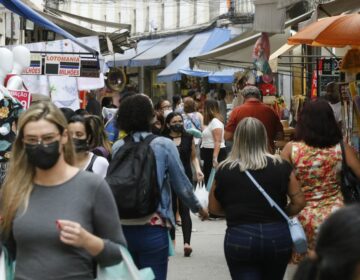 Confiança do empresário do comércio cai pelo terceiro mês