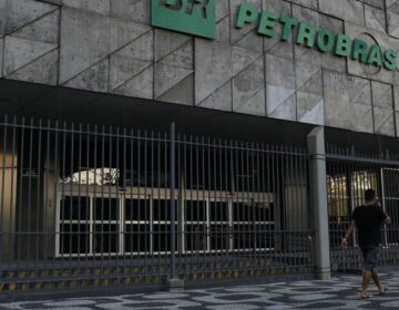 Petrobras reduz despesas com juros e encargos da dívida financeira