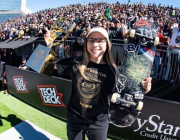 Pâmela Rosa é bicampeã mundial no skate street em dobradinha com Rayssa