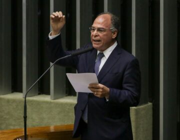 Relator da PEC dos Precatórios apresenta parecer à CCJ