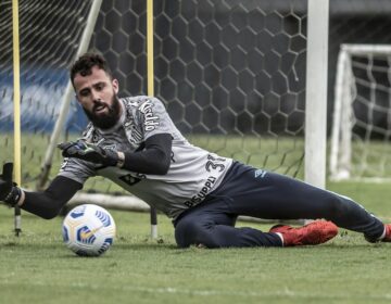 São Paulo fecha com o goleiro Jandrei