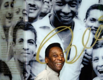 Pelé recebe alta do hospital para passar o Natal com a família