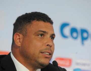 Ronaldo Fenômeno anuncia a compra do Cruzeiro