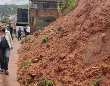 Prefeita realiza vistorias em áreas afetadas pela chuva