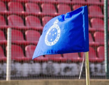 Cruzeiro acerta com o técnico uruguaio Paulo Pezzolano