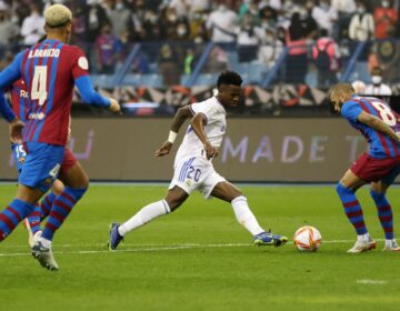 Real Madrid vence Barcelona e vai à final da Supercopa da Espanha