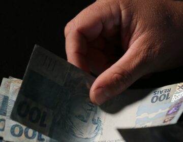 Atividade econômica cresce 4,5% em 2021, diz BC