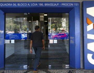 Caixa libera abono salarial para trabalhadores nascidos em abril