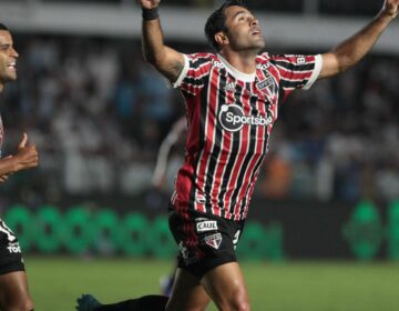 São Paulo atropela Santos e completa 4 jogos sem perder no Estadual