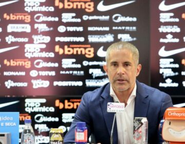 Corinthians demite Sylvinho após três rodadas do Paulistão