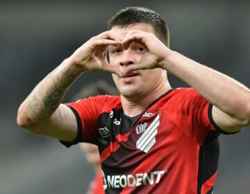 Fortaleza anuncia contratação de Renato Kayzer