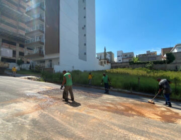 Programa Boniteza realiza correção de erosão no Bandeirantes e reforma de calçada no centro