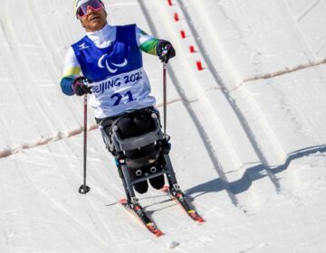 Paralimpíada: Cristian Ribera e Aline Rocha são top 10 no esqui sprint