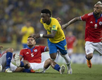 Seleção goleia Chile por 4 a 0 no último jogo no Brasil antes da Copa