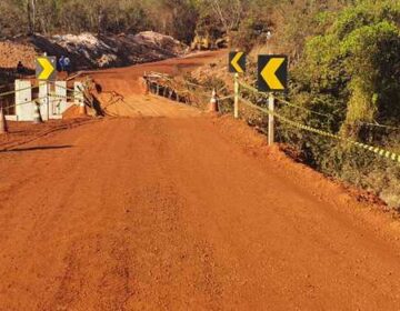 DER-MG retoma obras na ponte sobre Rio Dourados, em Coromandel