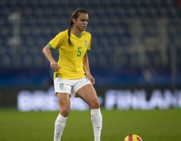 Seleção feminina: Luana sente joelho operado e dá lugar à Ana Vitória