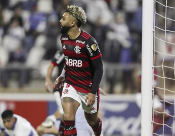 Gabriel brilha e Flamengo derrota Universidad Católica no Chile