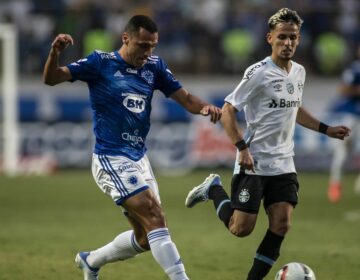 Procuradoria do STJD denuncia Cruzeiro e Grêmio por cantos homofóbicos