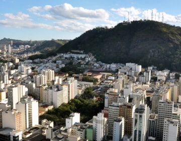 Prefeitura indica como obrigatório o uso de máscaras em estabelecimentos de ensino, equipamentos de saúde, transporte público, individual e funerais