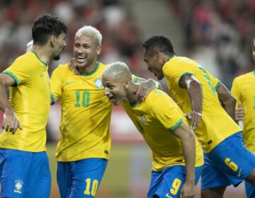 Brasil goleia Coreia do Sul por 5 a 1, com dois de pênalti de Neymar