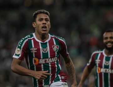 Fluminense bate Avaí e dá salto na classificação do Brasileiro