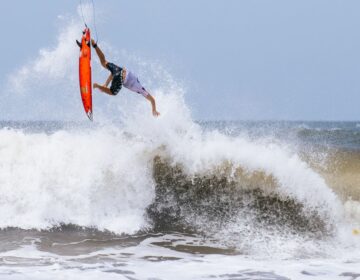 Surfe: quatro brasileiros avançam direto para 3ª fase em El Salvador