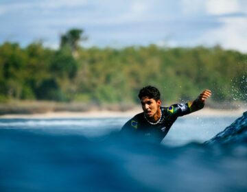 Surfe: Medina, Jadson e Filipinho seguem atrás do título em G-Land