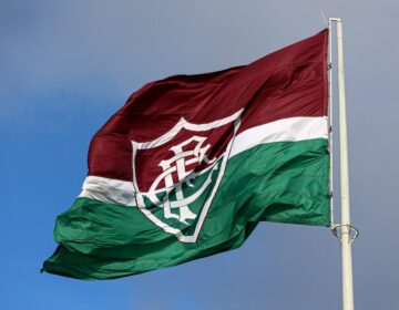 Fluminense anuncia contratação do atacante Alan