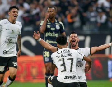 Corinthians atropela Santos e abre boa vantagem na Copa do Brasil