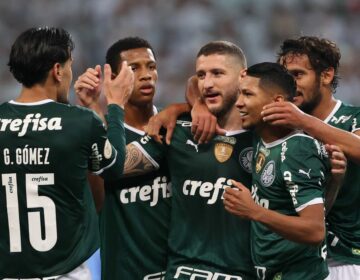 Palmeiras atropela Atlético-GO para abrir folga na liderança