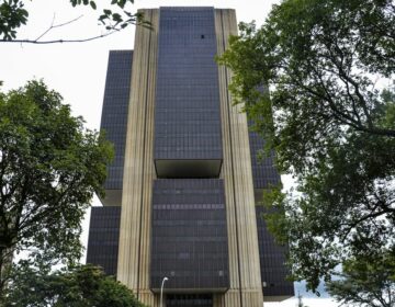 Contas públicas fecham maio com déficit de R$ 33 bilhões, informa BC