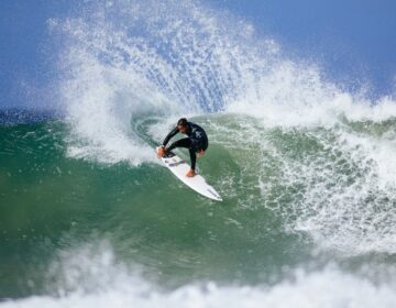 Etapa de Jeffreys Bay começa com três brasileiros brilhando