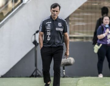 Santos anuncia a saída do técnico Fabián Bustos